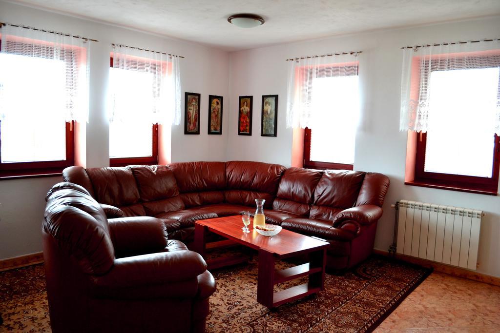 Apartment Zelezny Hrozen Valtice Bilik gambar