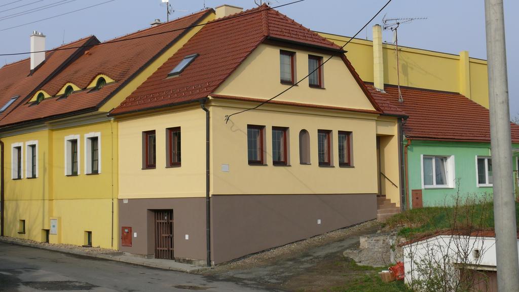 Apartment Zelezny Hrozen Valtice Bilik gambar